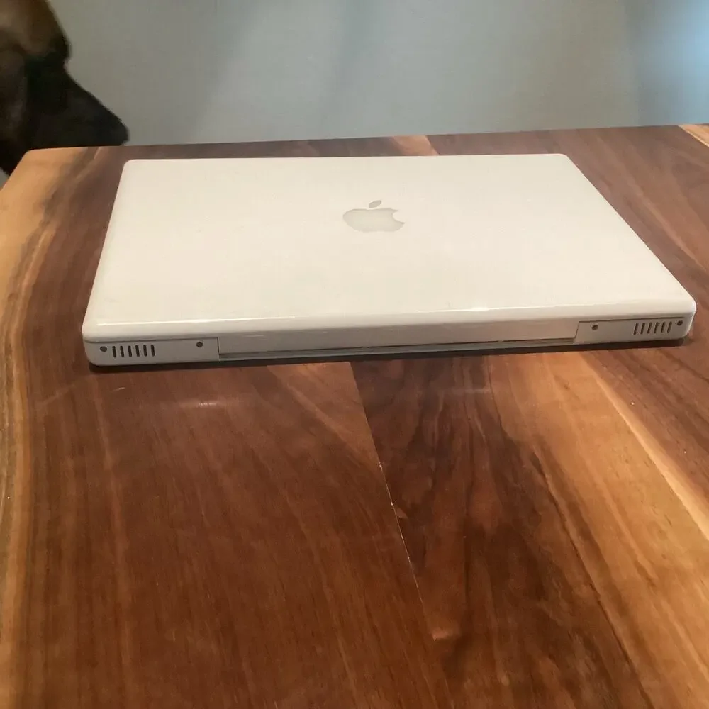 Late 2007 Apple MacBook A1181 13